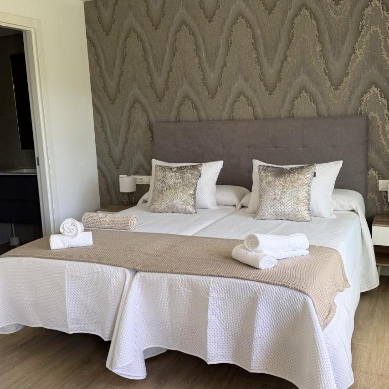 Alcazaba Lagoon & Private Beach Costa del Sol 2105 - Two-Bedroom Apartment - 47