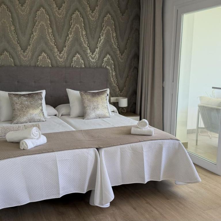 Alcazaba Lagoon & Private Beach Costa del Sol 2105 - Two-Bedroom Apartment - 49