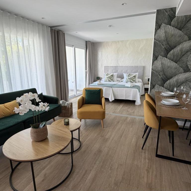 Alcazaba Lagoon & Private Beach Costa del Sol 2105 - Two-Bedroom Apartment - 64