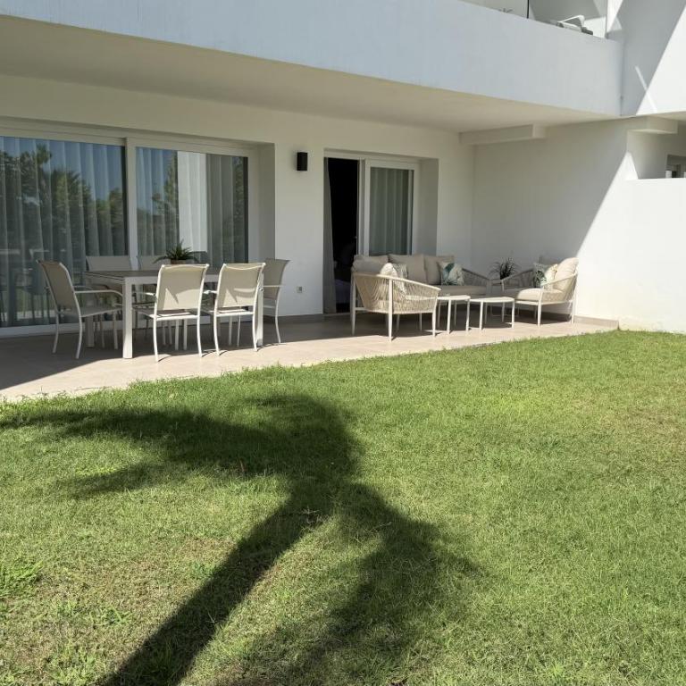 Alcazaba Lagoon & Private Beach Costa del Sol 2105 - Two-Bedroom Apartment - 66
