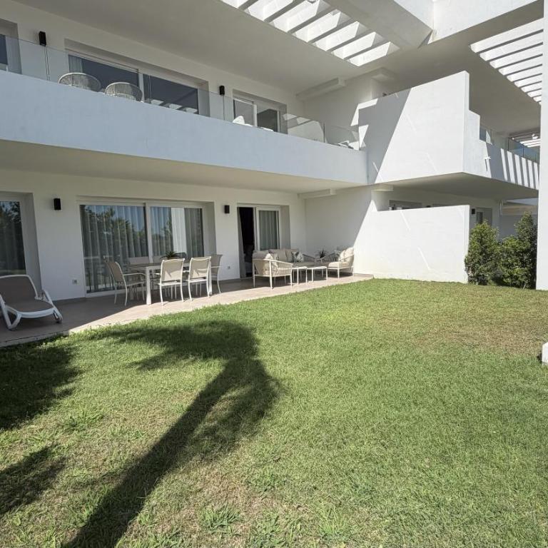 Alcazaba Lagoon & Private Beach Costa del Sol 2105 - Two-Bedroom Apartment - 67