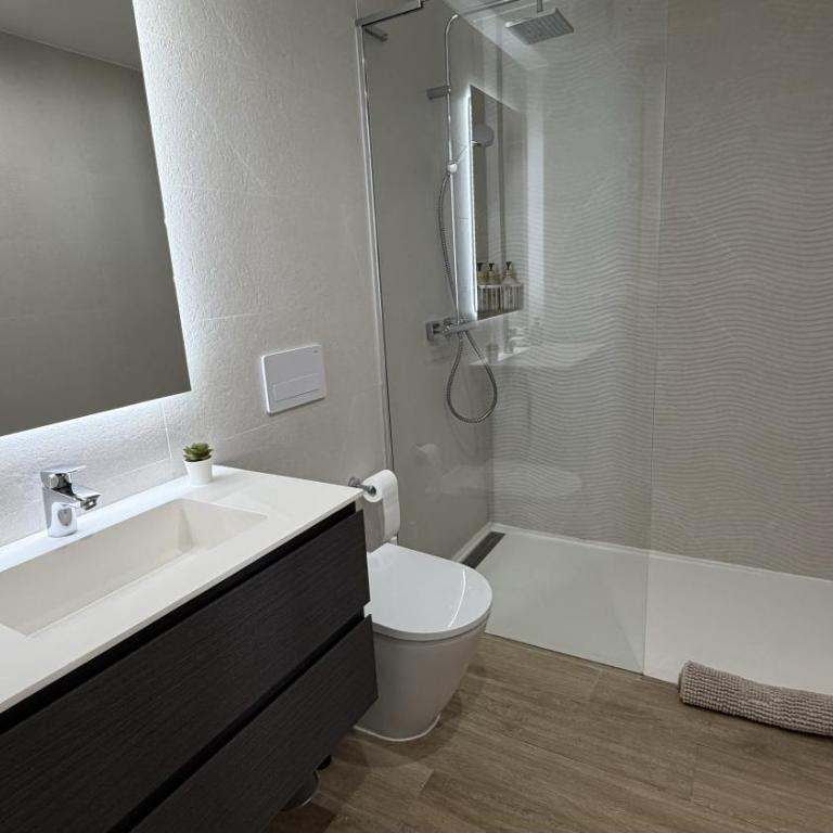 Alcazaba Lagoon & Private Beach Costa del Sol 2105 - Two-Bedroom Apartment - 71