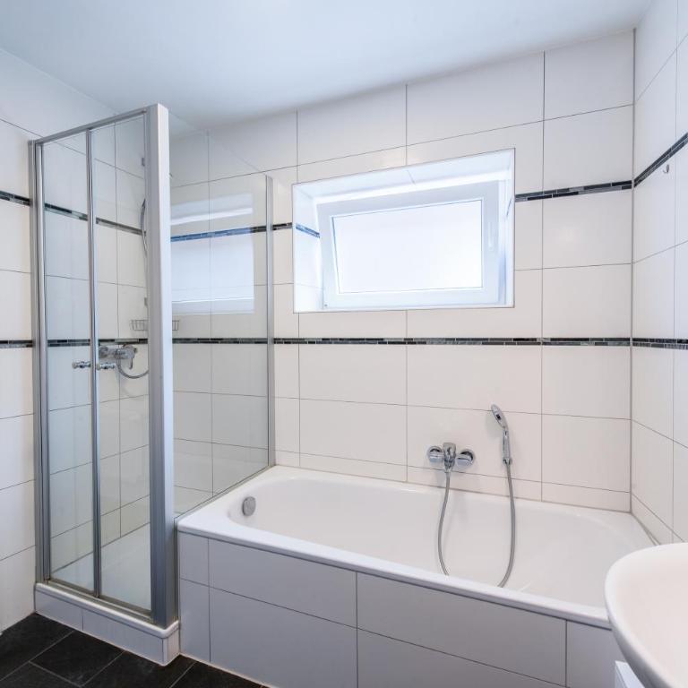 Zentral & modern I perfekt für City-Trip I Familien & Freunde & Business I Fußball-Tisch - Appartamento con 3 Camere da Letto - 5