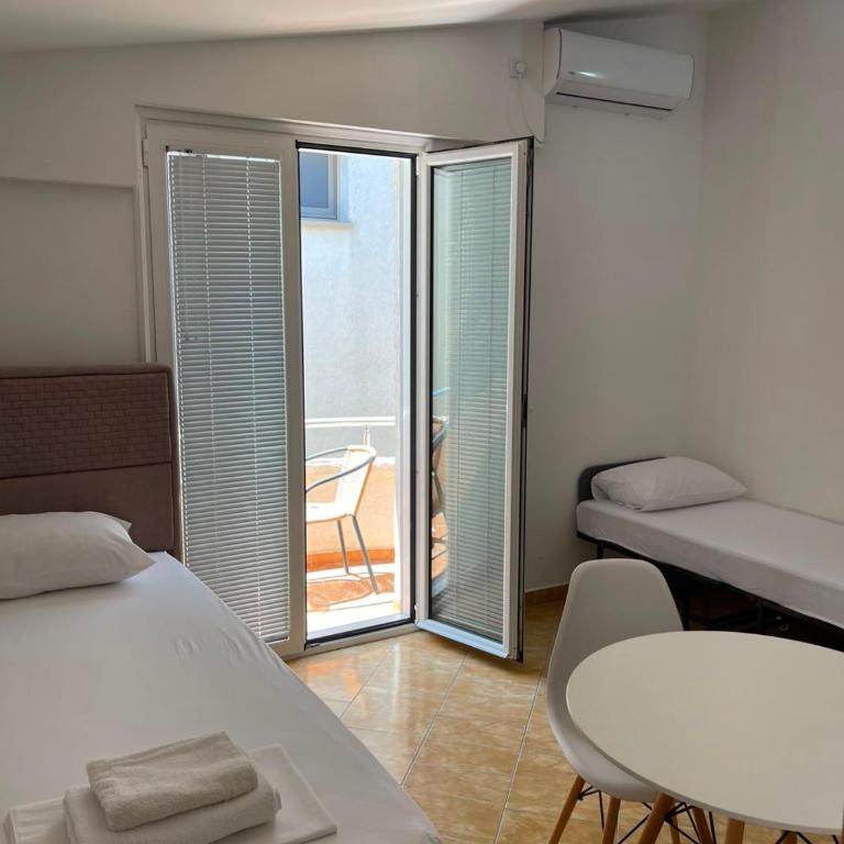 Apartmani DAR DJUROVIC - Trokrevetna Soba - 2