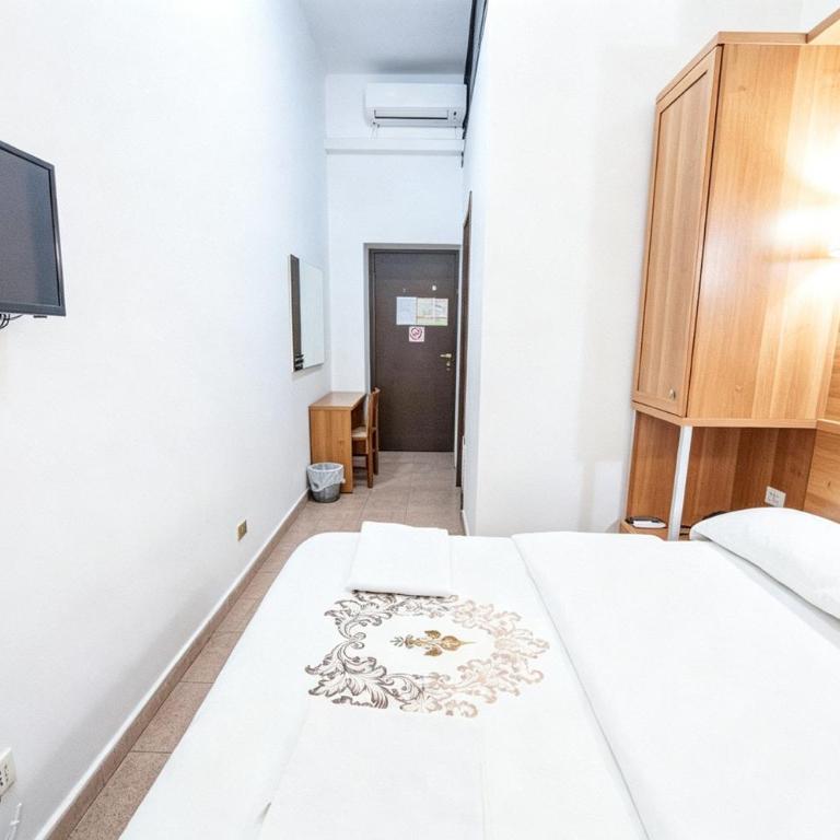 Cosmo Terzo GuestHouse Roma - Habitación Doble con baño privado - 8