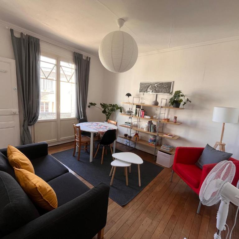 Logement hyper Centre, garage à vélo, jardin, Orléans, France - Appartement 2 Chambres - 5