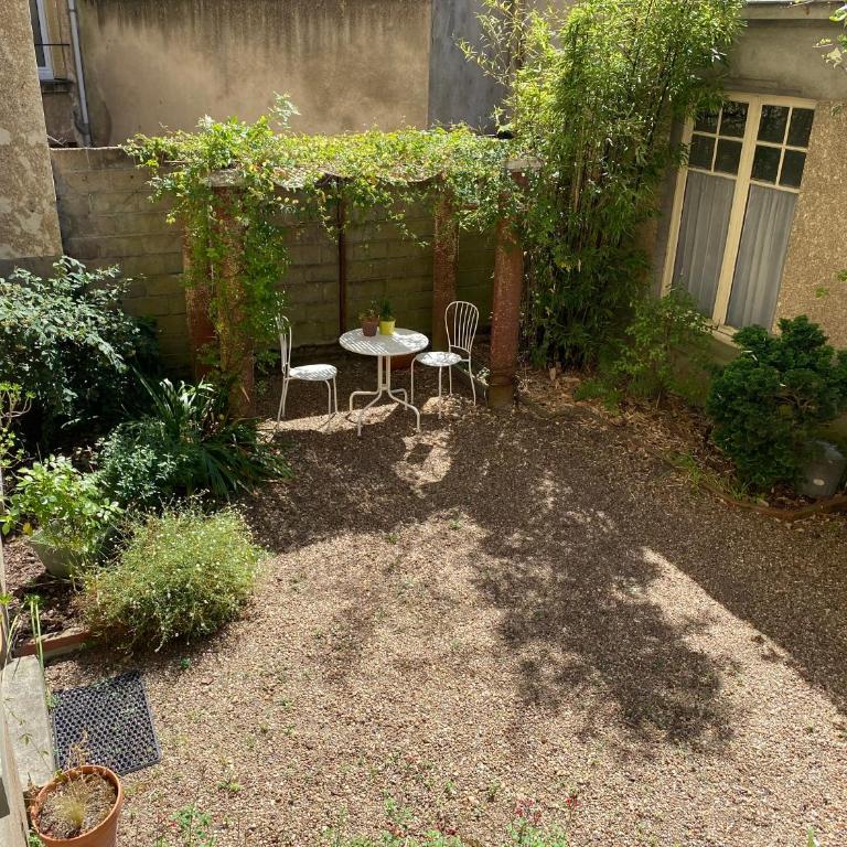 Logement hyper Centre, garage à vélo, jardin, Orléans, France - Appartement 2 Chambres - 6