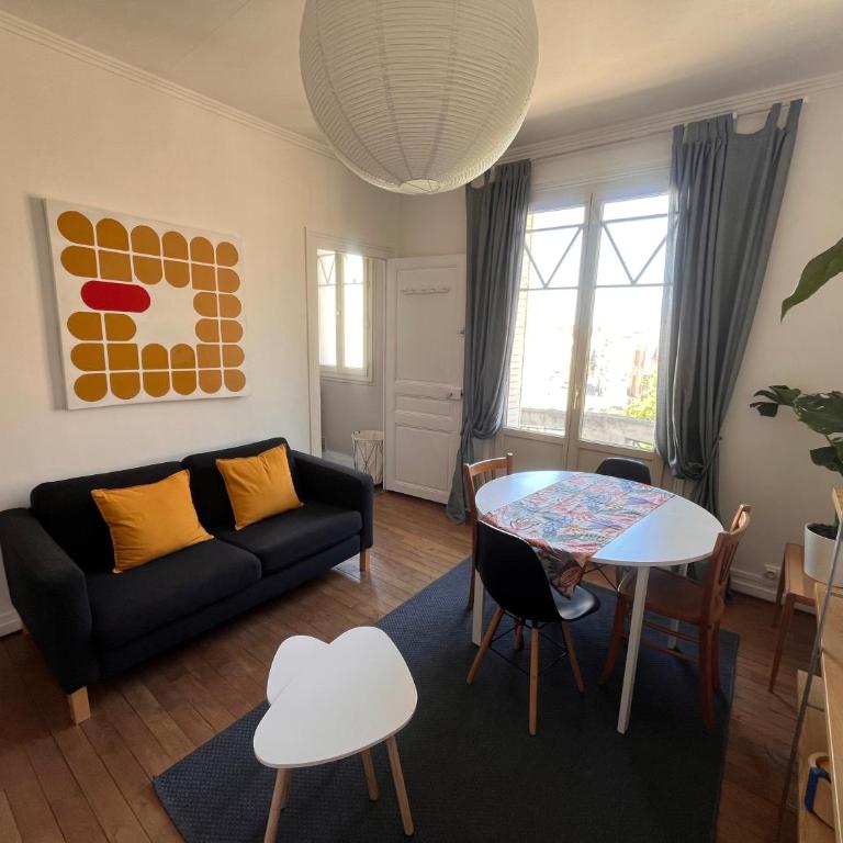 Logement hyper Centre, garage à vélo, jardin, Orléans, France - Appartement 2 Chambres - 22