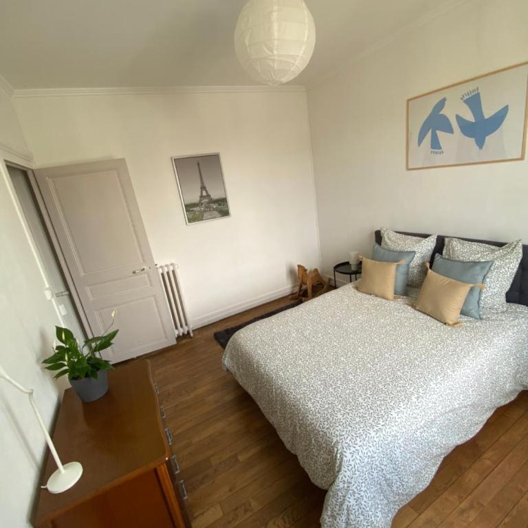 Logement hyper Centre, garage à vélo, jardin, Orléans, France - Appartement 2 Chambres - 24