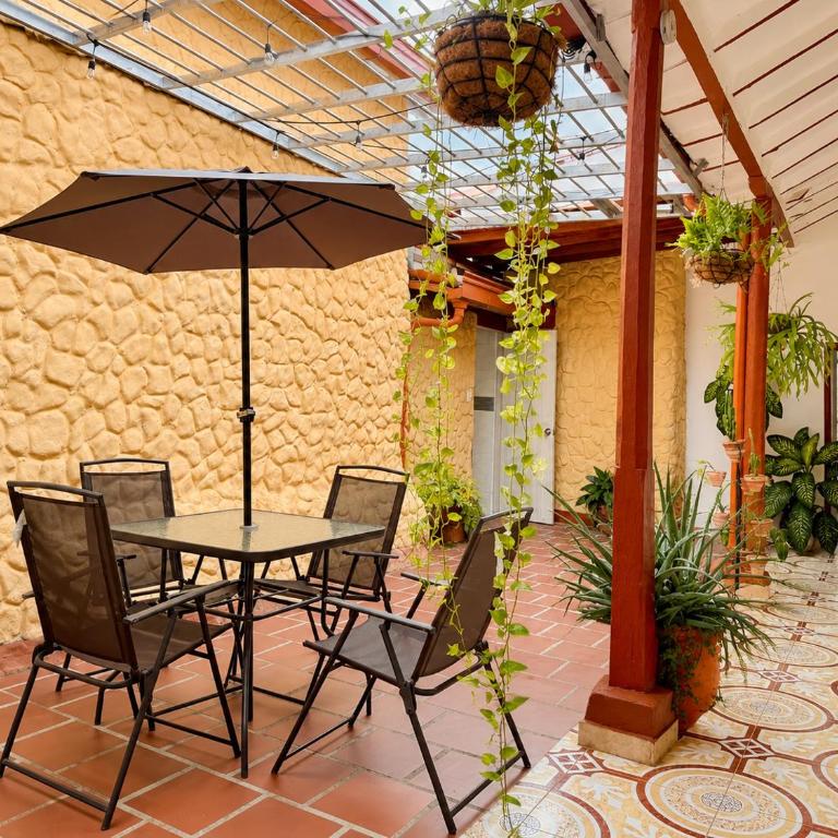 Casa colonial - Jacuzzi - cerca al parque principal - lundry - Tv - Four-Bedroom House - 2