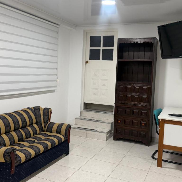 Golden House - Alojamiento - One-Bedroom Family Apartment - 2