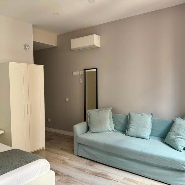 PlazaMayorSuites - Studio apartment with Balcony VIII - 6