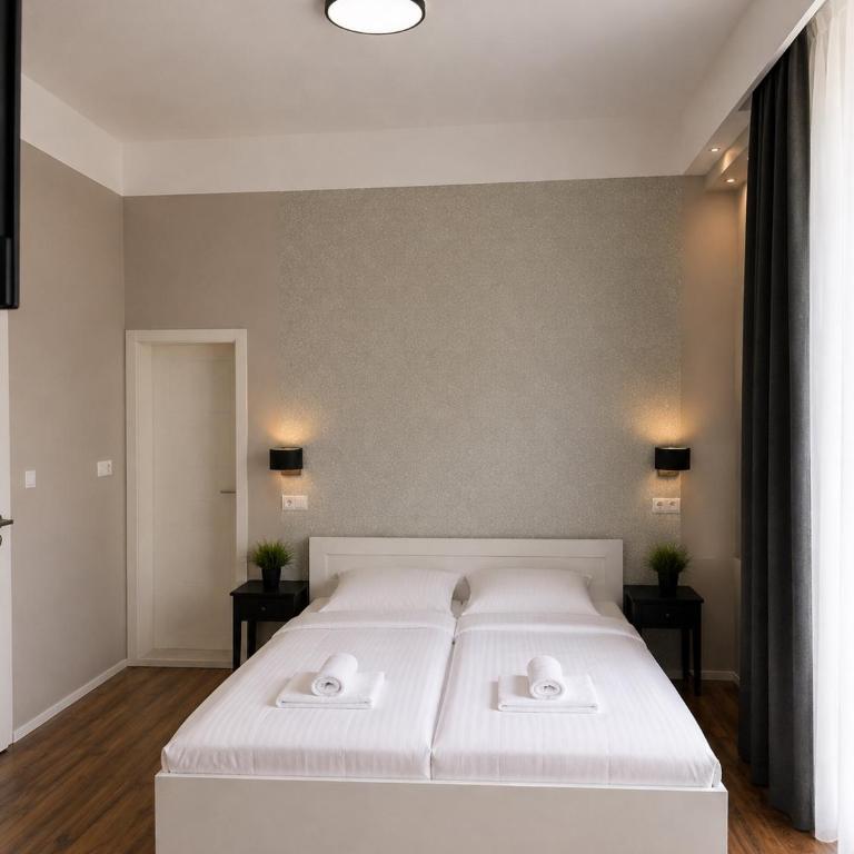 Nice 5 Apartments - Studio with Balcony - 4