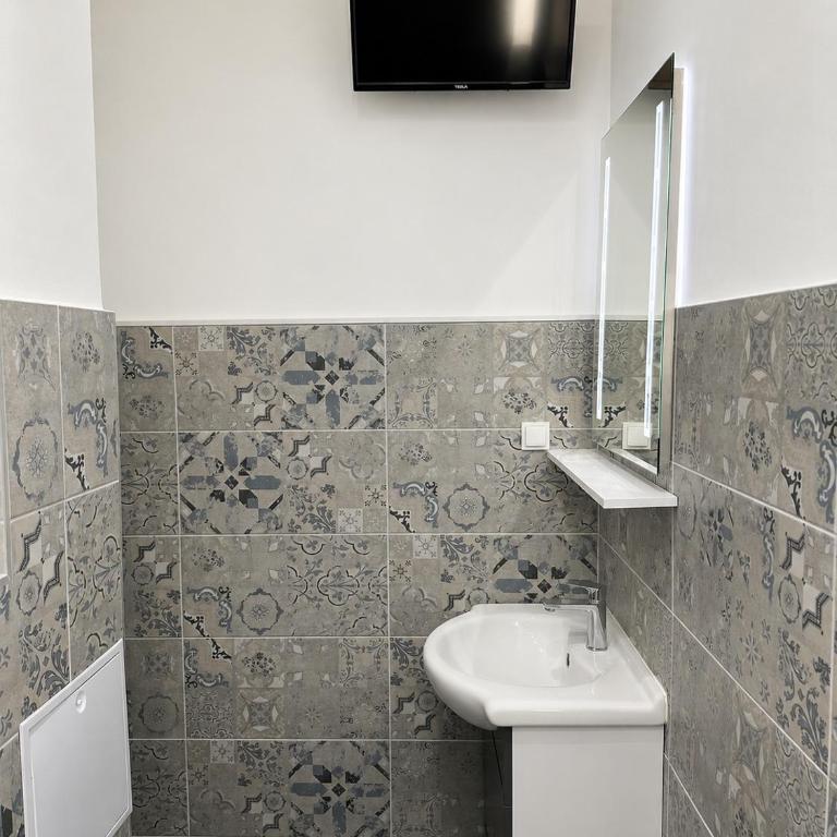 Nice 5 Apartments - Studio with Balcony - 11