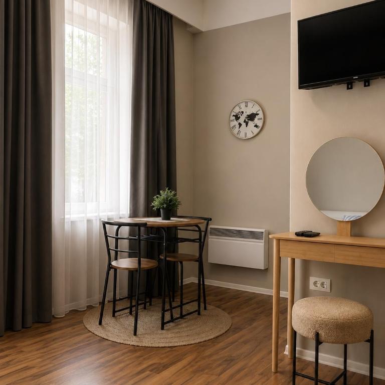 Nice 5 Apartments - Studio with Balcony - 7