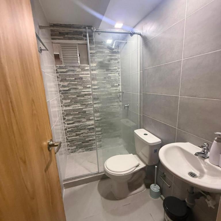 Hermoso Apartamento nuevo - Three-Bedroom Apartment - 3