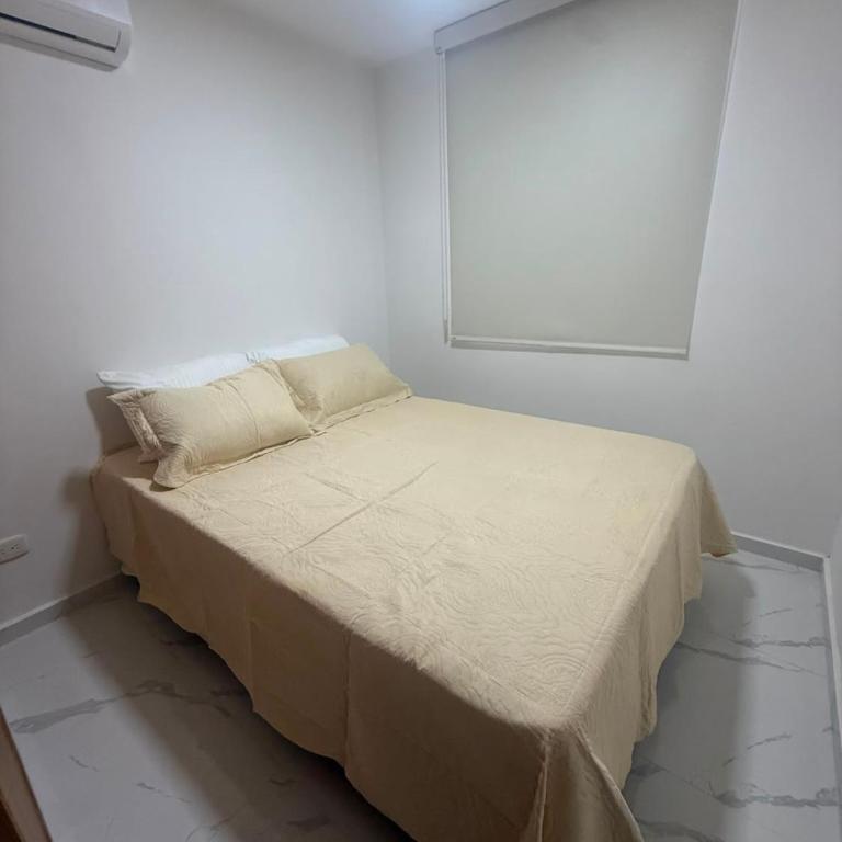 Hermoso Apartamento nuevo - Three-Bedroom Apartment - 4