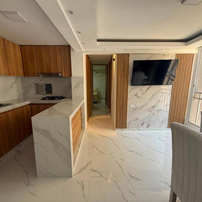 Hermoso Apartamento nuevo - Three-Bedroom Apartment - 5