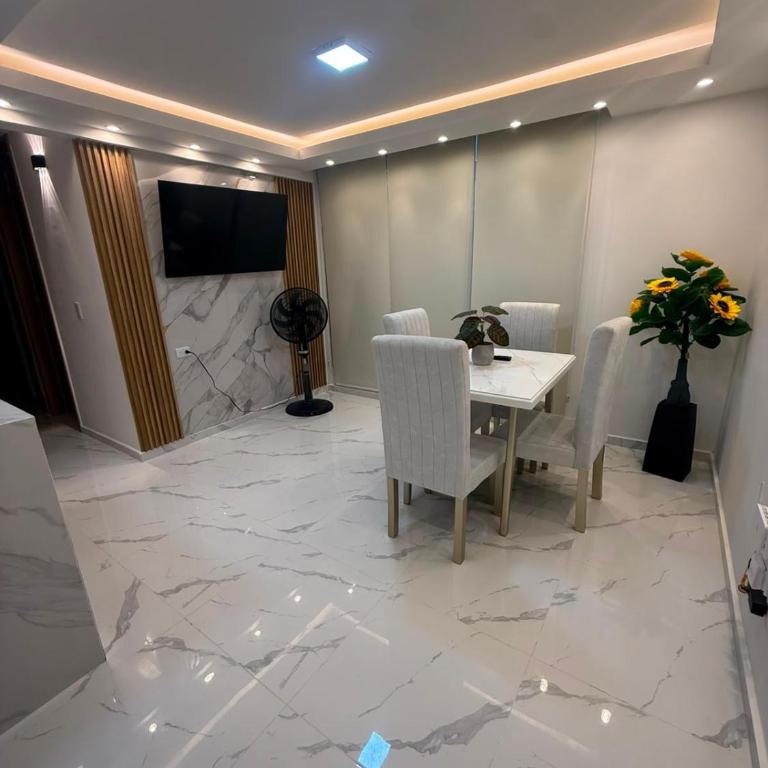 Hermoso Apartamento nuevo - Three-Bedroom Apartment - 7