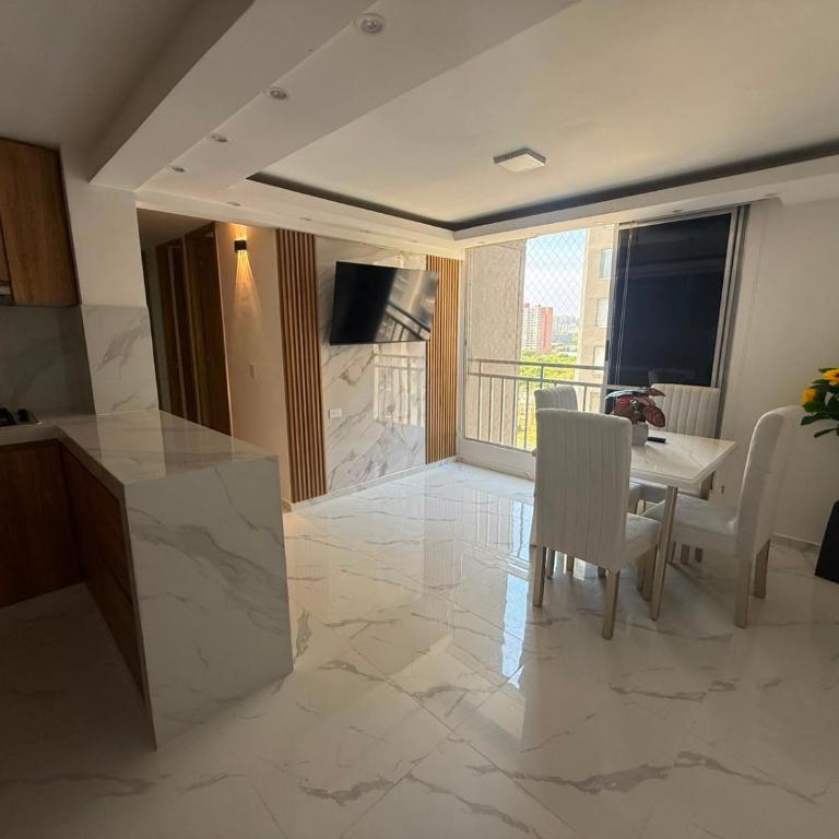 Hermoso Apartamento nuevo - Three-Bedroom Apartment - 8
