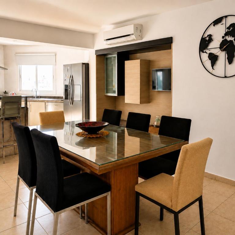 Casa para Familias con Pileta a 5 min del Centro - Four-Bedroom House - 23
