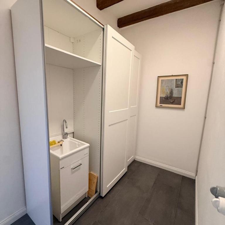 Casa Vellia - Two-Bedroom Apartment with Balcony - 5