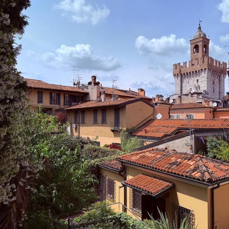 Casa Vellia - Two-Bedroom Apartment with Balcony - 15