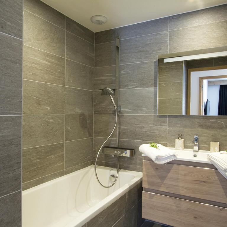 Appartement de standing, vue station - 6 pers. - Apartment mit 2 Schlafzimmern - 9