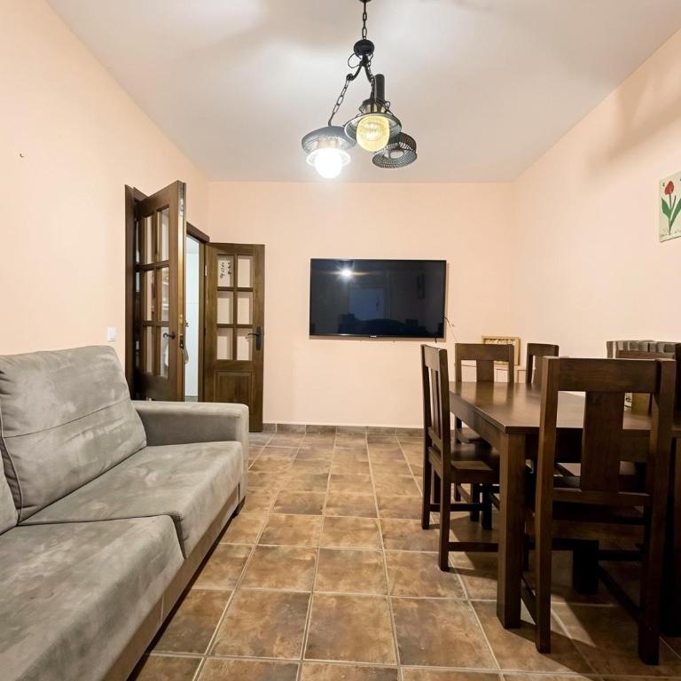 Chalet con piscina privada Lugar tranquilo con Palmeras - Apartment - 6