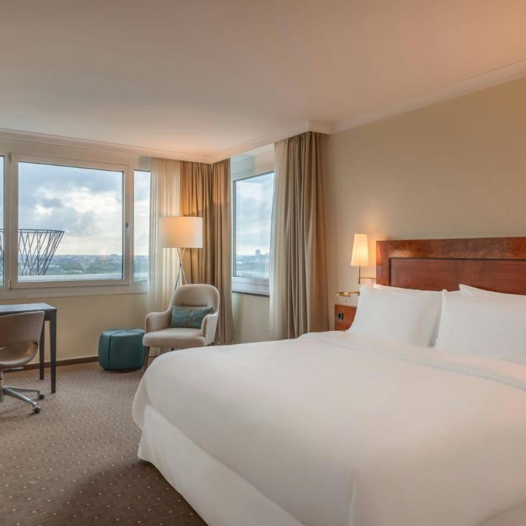 The Westin Grand Munich - Westin Club Zimmer mit 1 Queensize-Bett - 2