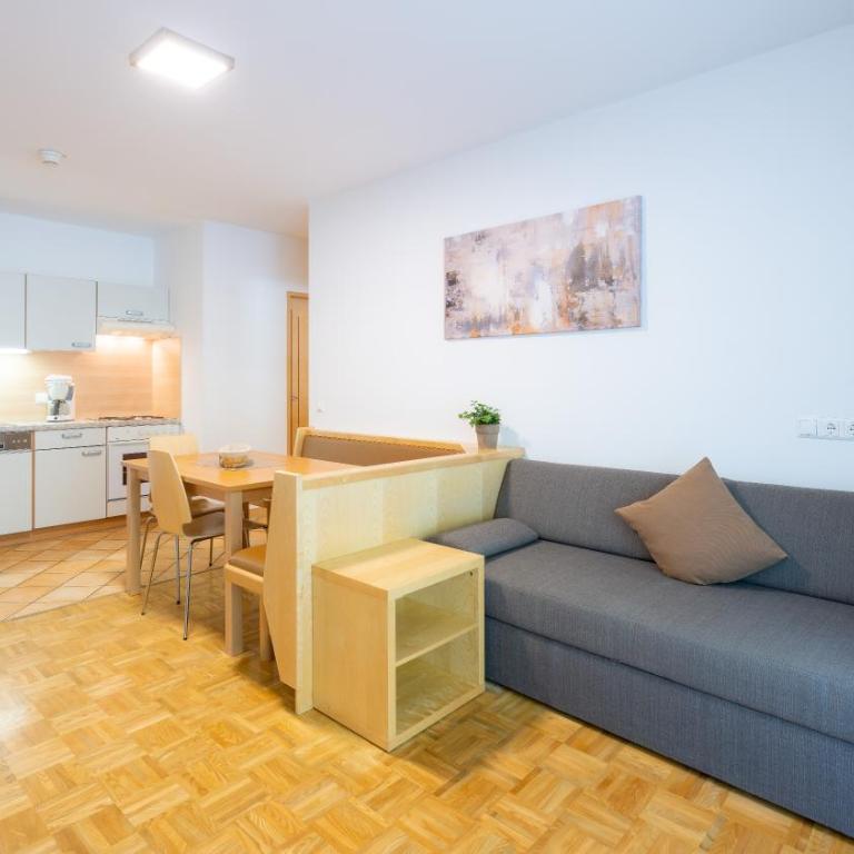 Apartments Kristan - Apartment mit 2 Schlafzimmern und Balkon oder Terrasse - 7
