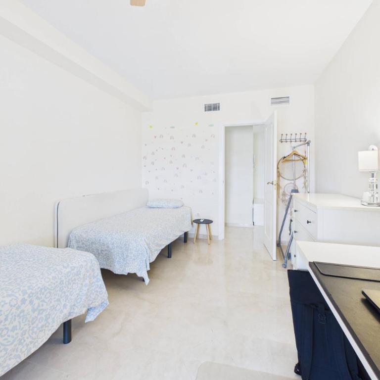 Duquesa Bella Vista - with pool and private garden - Two-Bedroom Apartment - 8