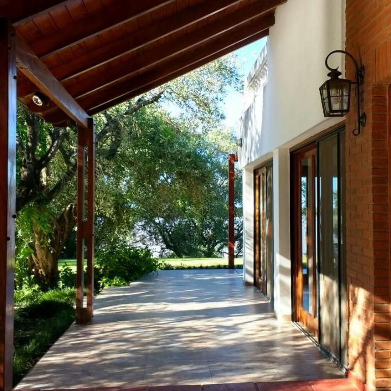 Country house facing the river with tennis court - Four-Bedroom House - 6