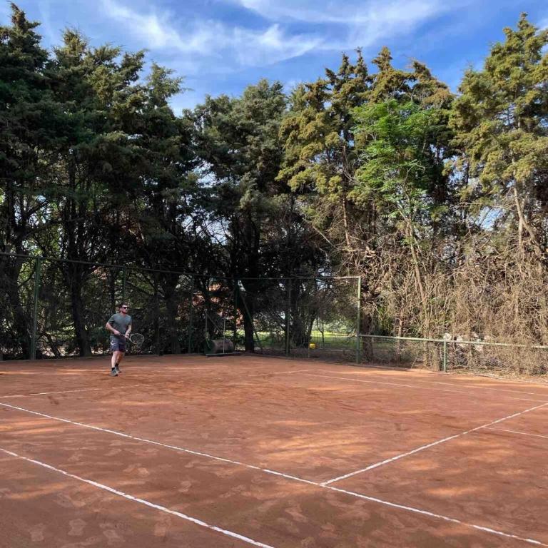 Country house facing the river with tennis court - Four-Bedroom House - 7
