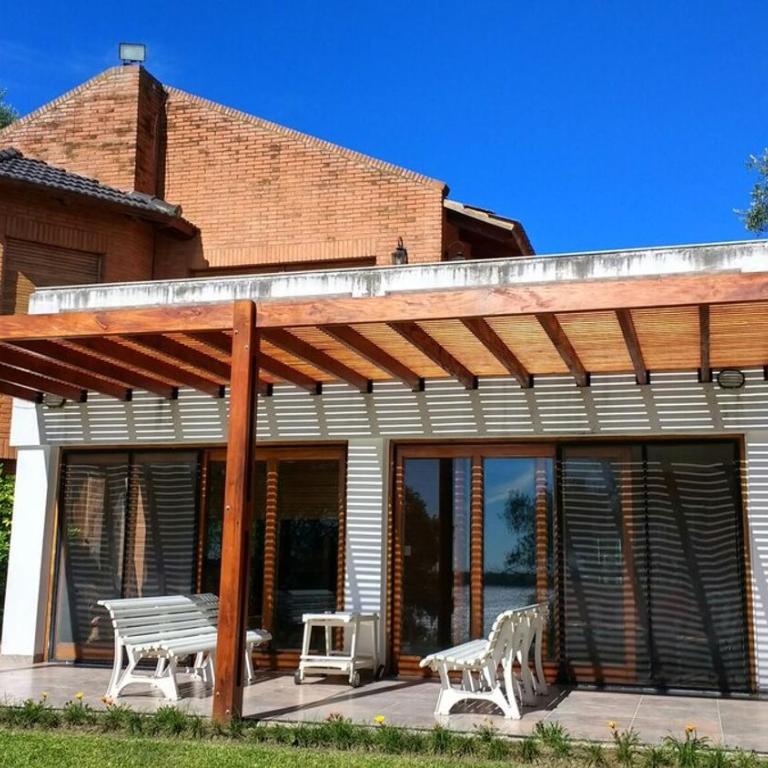 Country house facing the river with tennis court - Four-Bedroom House - 8