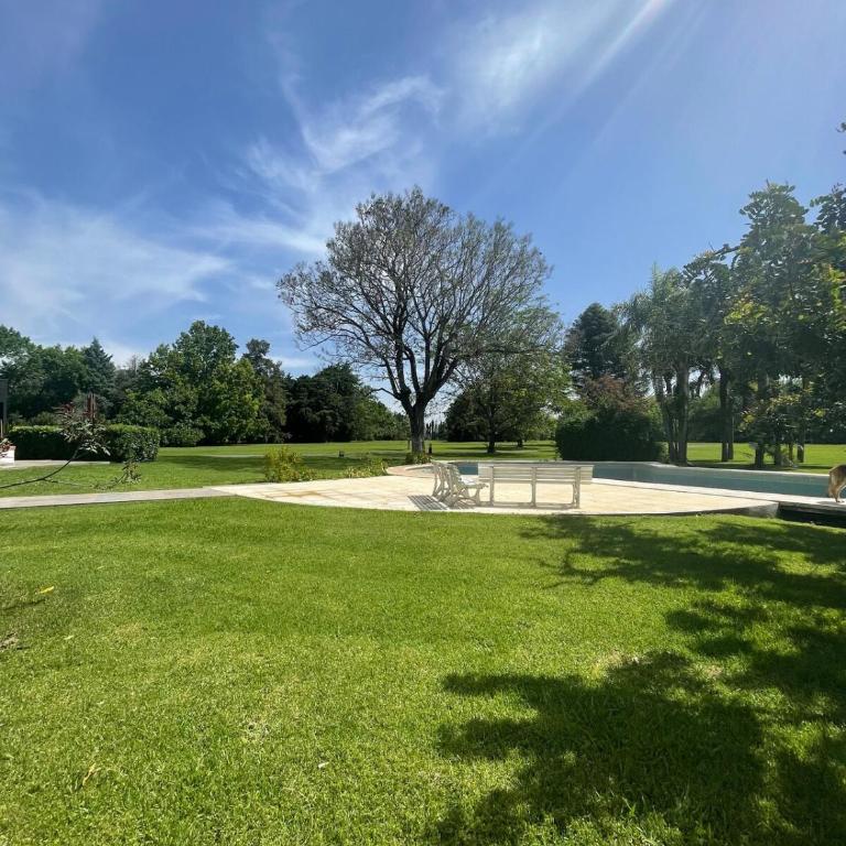 Country house facing the river with tennis court - Four-Bedroom House - 9