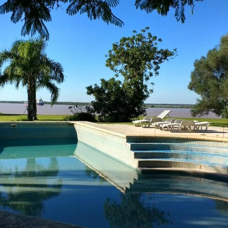 Country house facing the river with tennis court - Four-Bedroom House - 16