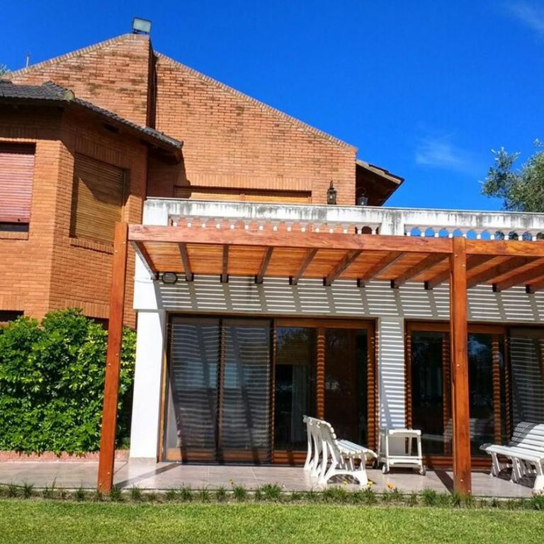 Country house facing the river with tennis court - Four-Bedroom House - 19