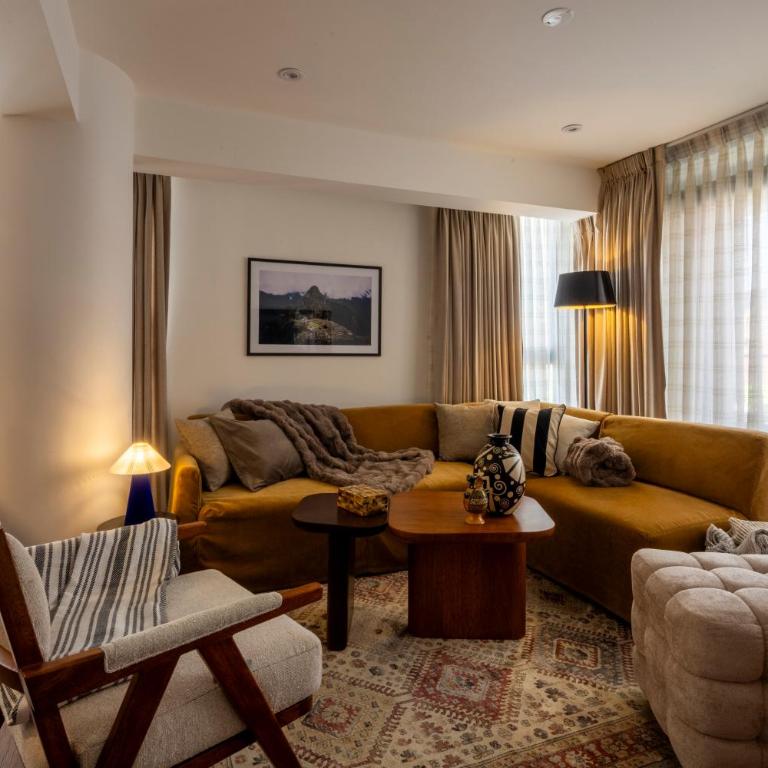 The Corner Residence Cusco - Three-Bedroom Premium Apartment with Balcony - 1