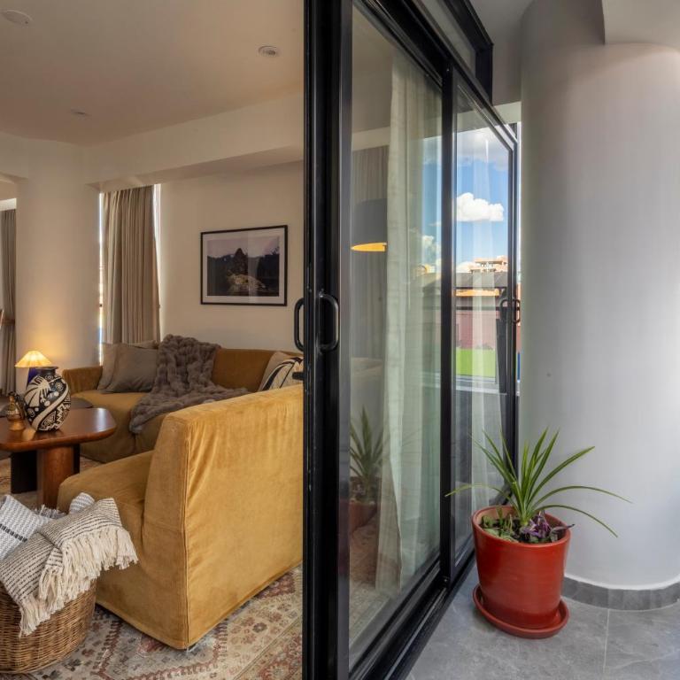 The Corner Residence Cusco - Three-Bedroom Premium Apartment with Balcony - 24