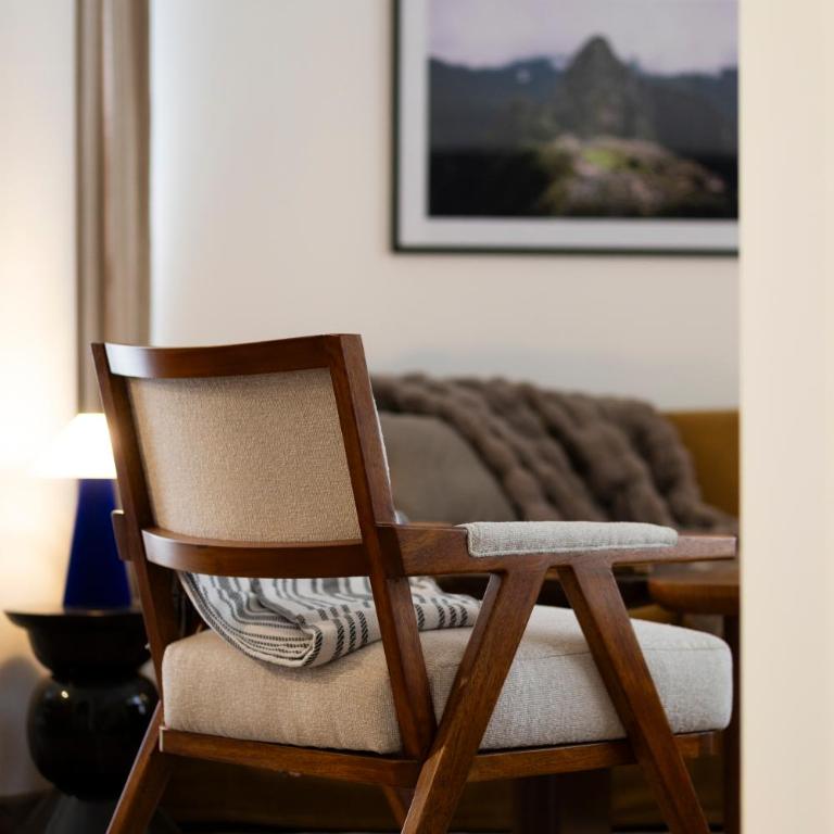 The Corner Residence Cusco - Three-Bedroom Premium Apartment with Balcony - 15