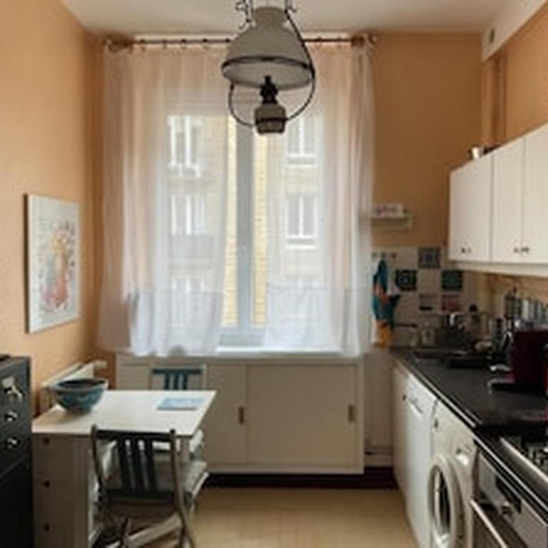 Rare ! Appartement en plein centrorique, à 20 m de la plage, avec garage Vue depuis le balcon - Appartement 2 Chambres - 4