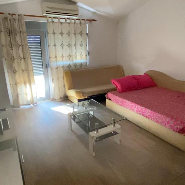 Garsonjera - One-Bedroom Apartment - 3