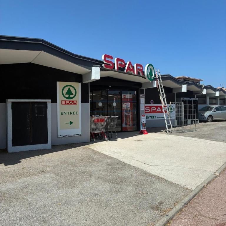 Sarah Secret SPOT studio parking 400m plage Rdc - Appartement 2 Chambres - 34