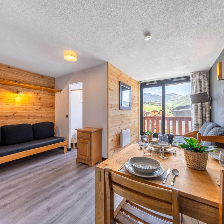 Residence Altineige, Ski In-Out with WiFi in Val Thorens, "V8" by Versant Collection - Appartement 1 Chambre avec Balcon et Vue sur les Montagnes - 1