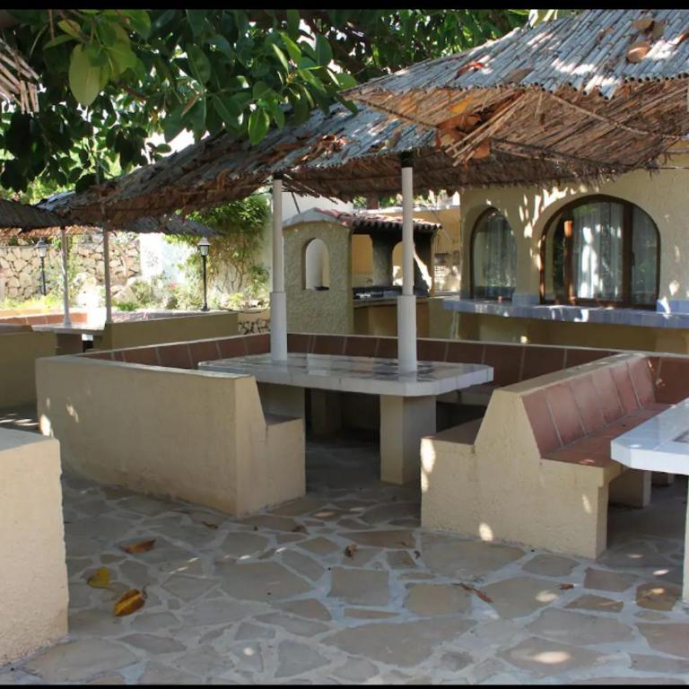 Detached House Big Terrace, Few Steps Away from the Beach, Paddel, MiniGolf, BBQ - Two-Bedroom Apartment - 32