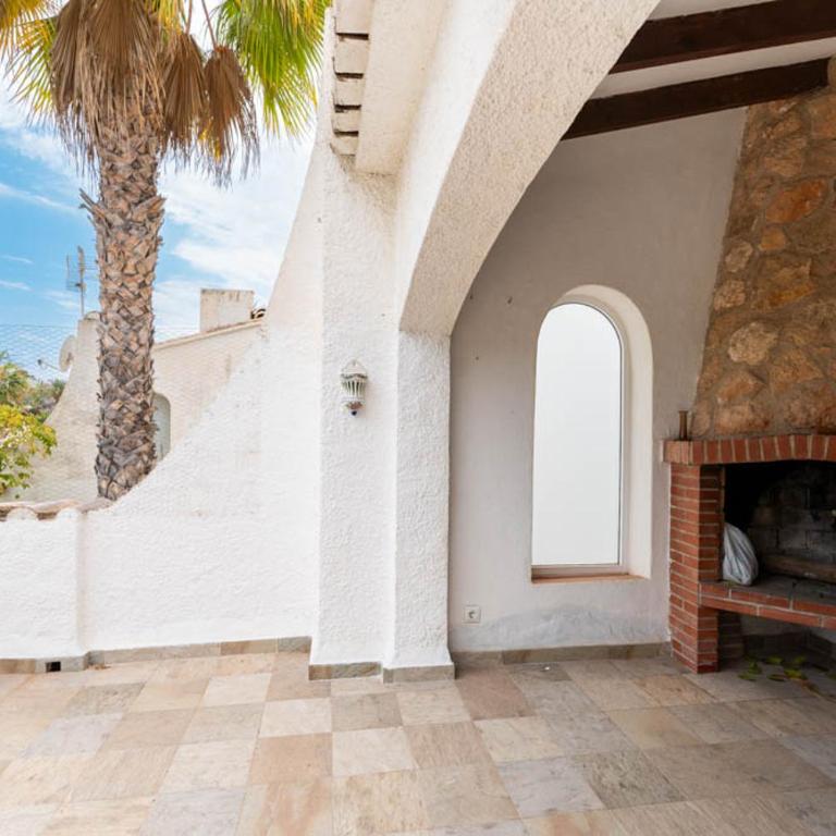 Detached House Big Terrace, Few Steps Away from the Beach, Paddel, MiniGolf, BBQ - Two-Bedroom Apartment - 3