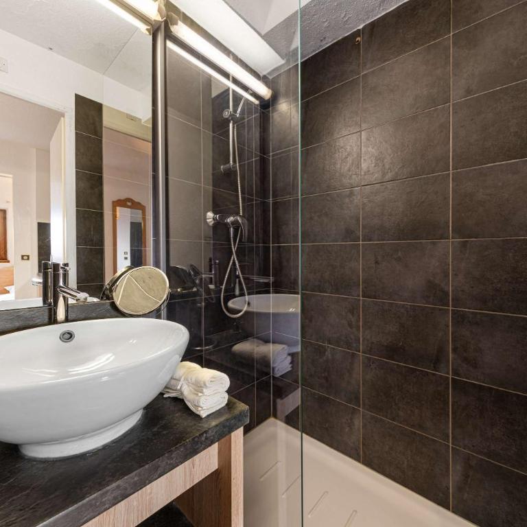 Residence Altineige, Ski In-Out with WiFi in Val Thorens, "V9" by Versant Collection - Appartement - 5
