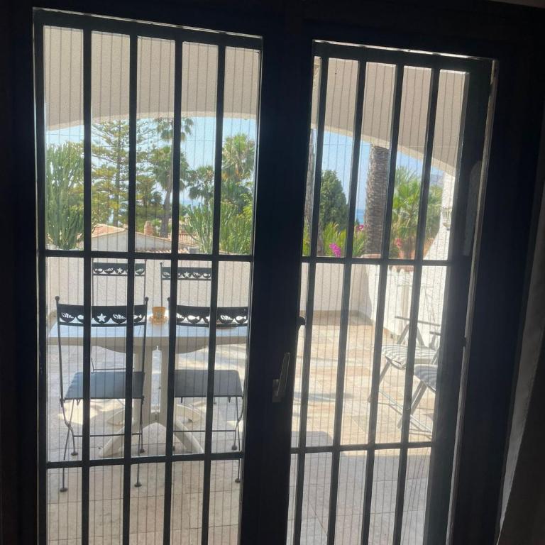 Detached House Big Terrace, Few Steps Away from the Beach, Paddel, MiniGolf, BBQ - Two-Bedroom Apartment - 2