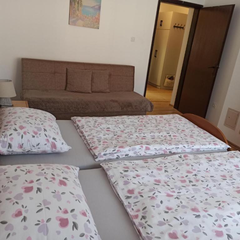 Peaceful Courtyard Apartment Sarajevo - One-Bedroom Apartment - 19